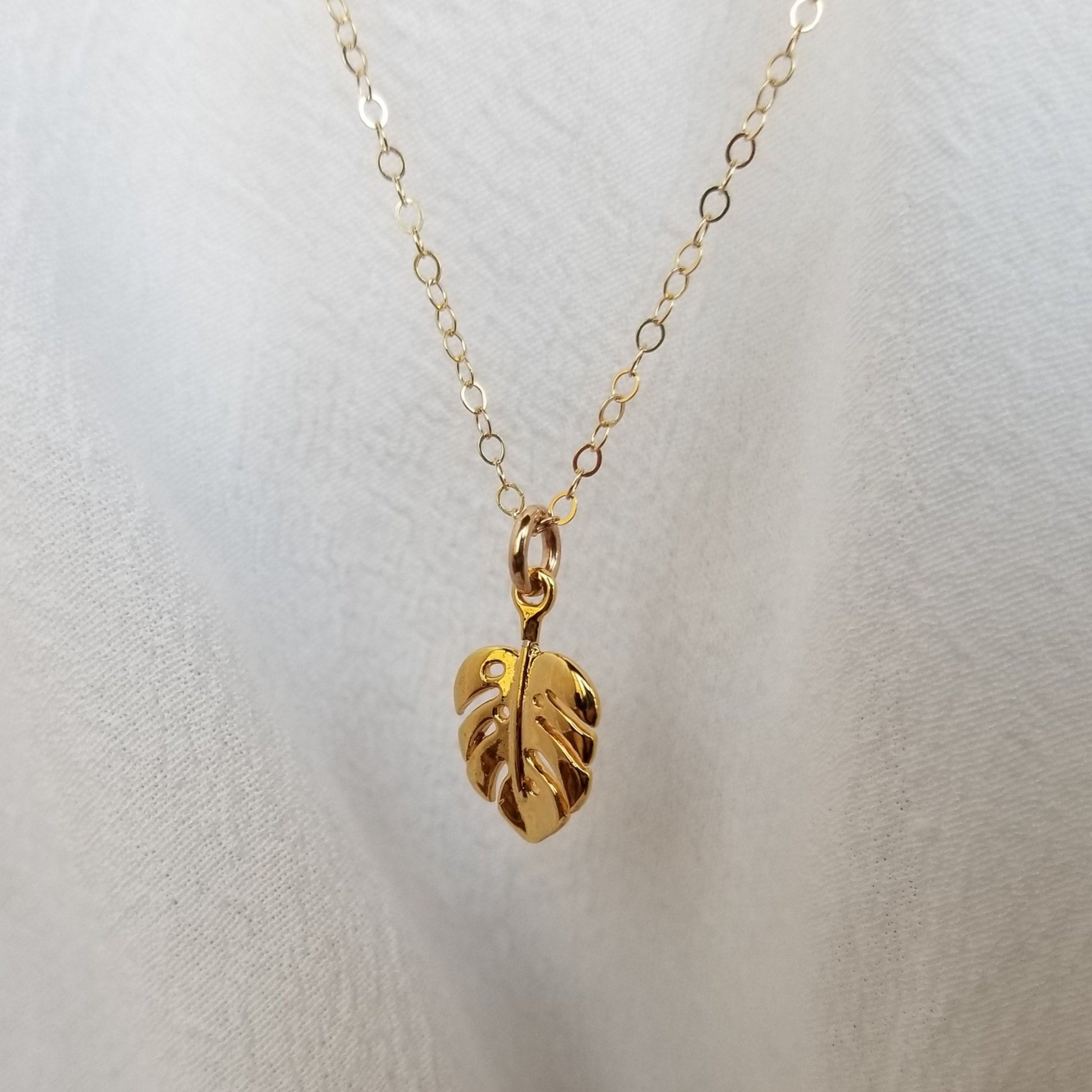 Dainty Palm Leaf Necklace - Gold