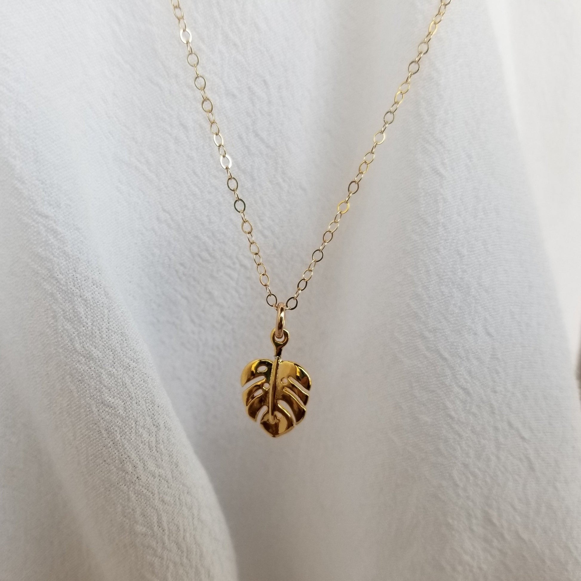 Dainty Palm Leaf Necklace - Gold