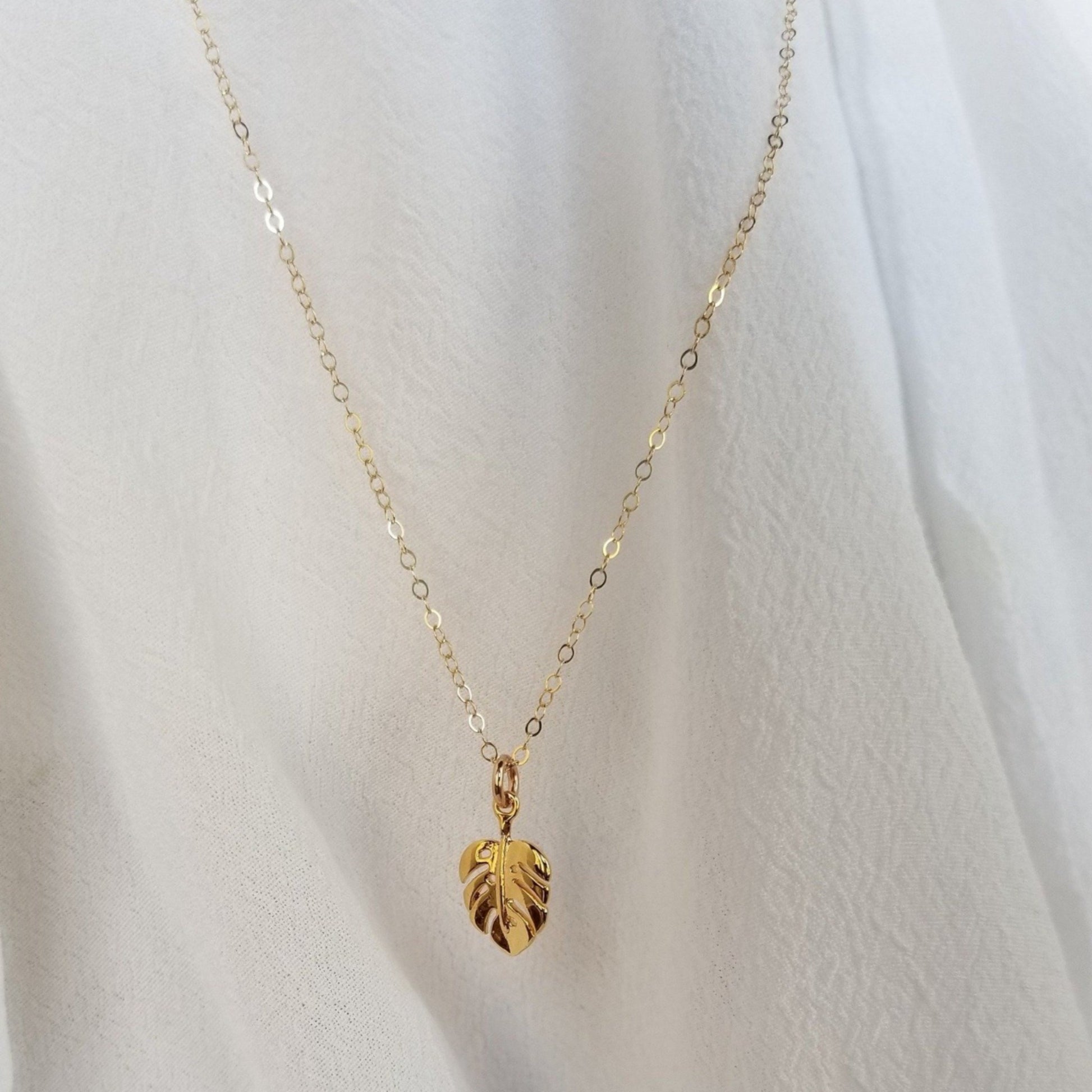 Dainty Palm Leaf Necklace - Gold